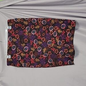 💥LulaRoe  skirt waist 36"  length 26"  NEW!